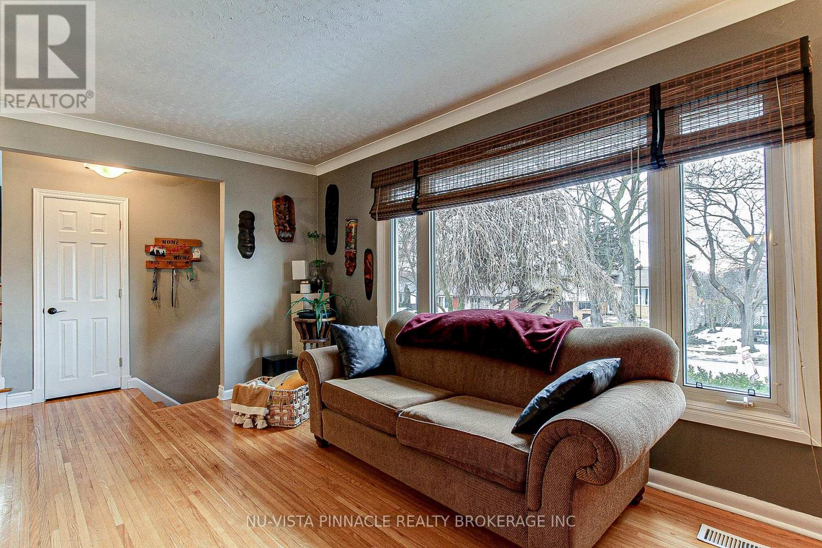 286 Panorama Crescent, London South, Ontario  N5Z 3H3 - Photo 9 - X12980678