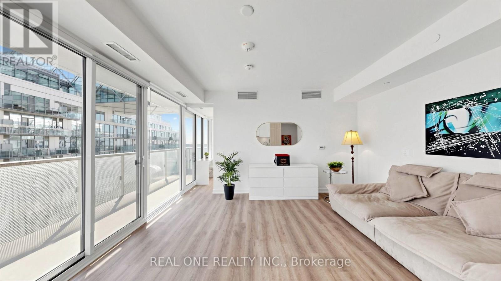 907 - 15 Queens Quay E, Toronto, Ontario  M5E 0C5 - Photo 11 - C12980570