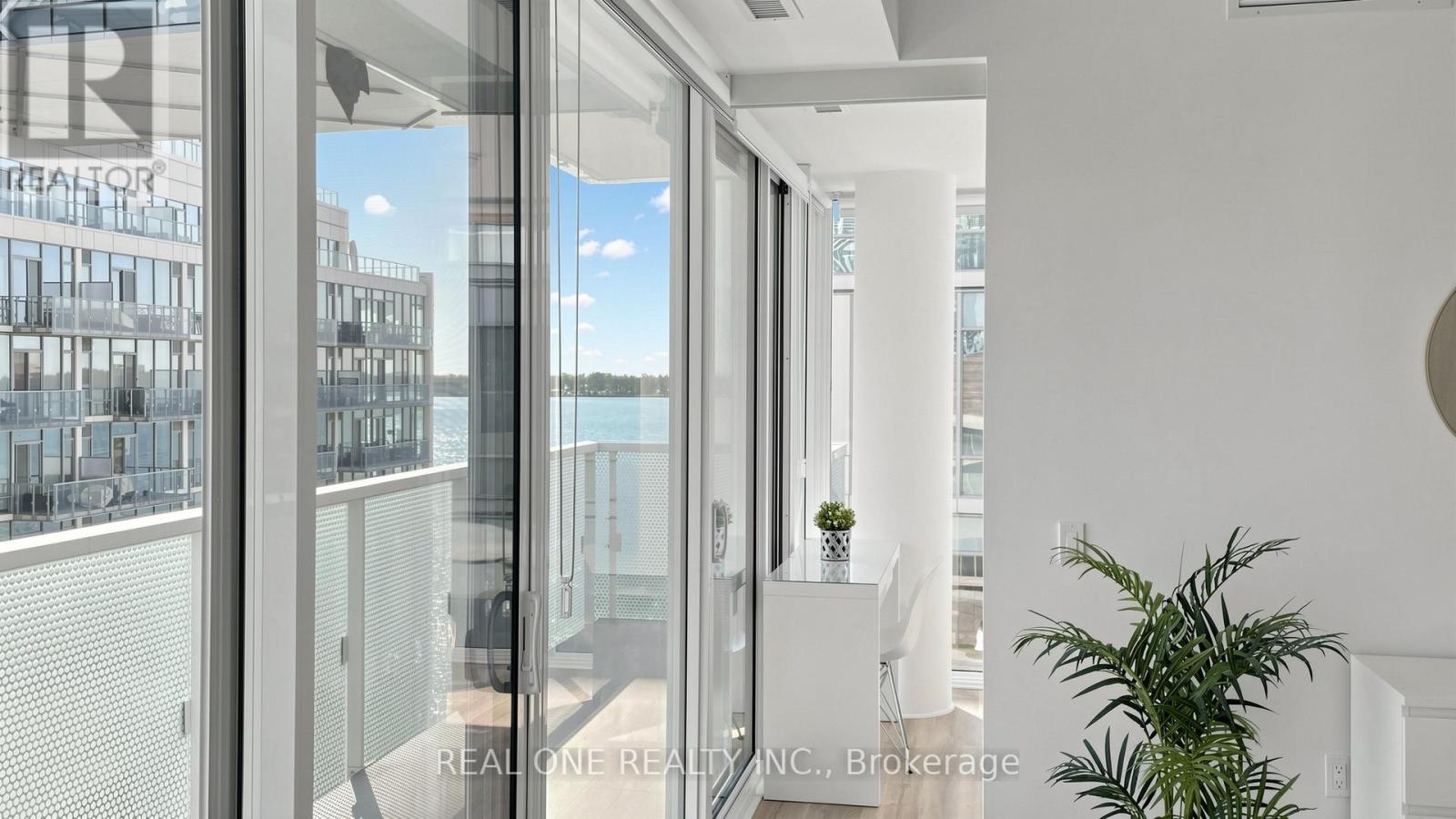 907 - 15 Queens Quay E, Toronto, Ontario  M5E 0C5 - Photo 15 - C12980570