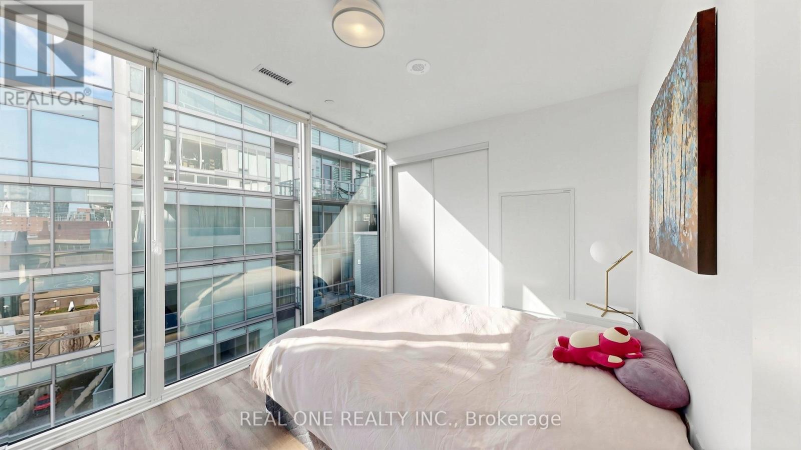 907 - 15 Queens Quay E, Toronto, Ontario  M5E 0C5 - Photo 16 - C12980570