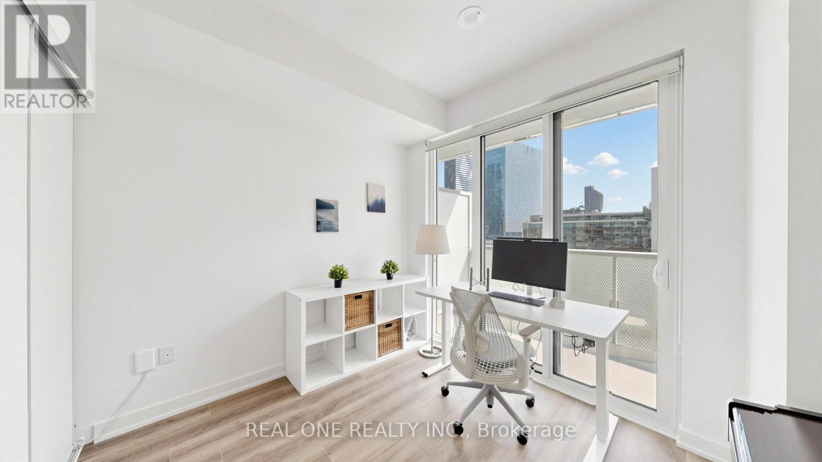 907 - 15 Queens Quay E, Toronto, Ontario  M5E 0C5 - Photo 21 - C12980570