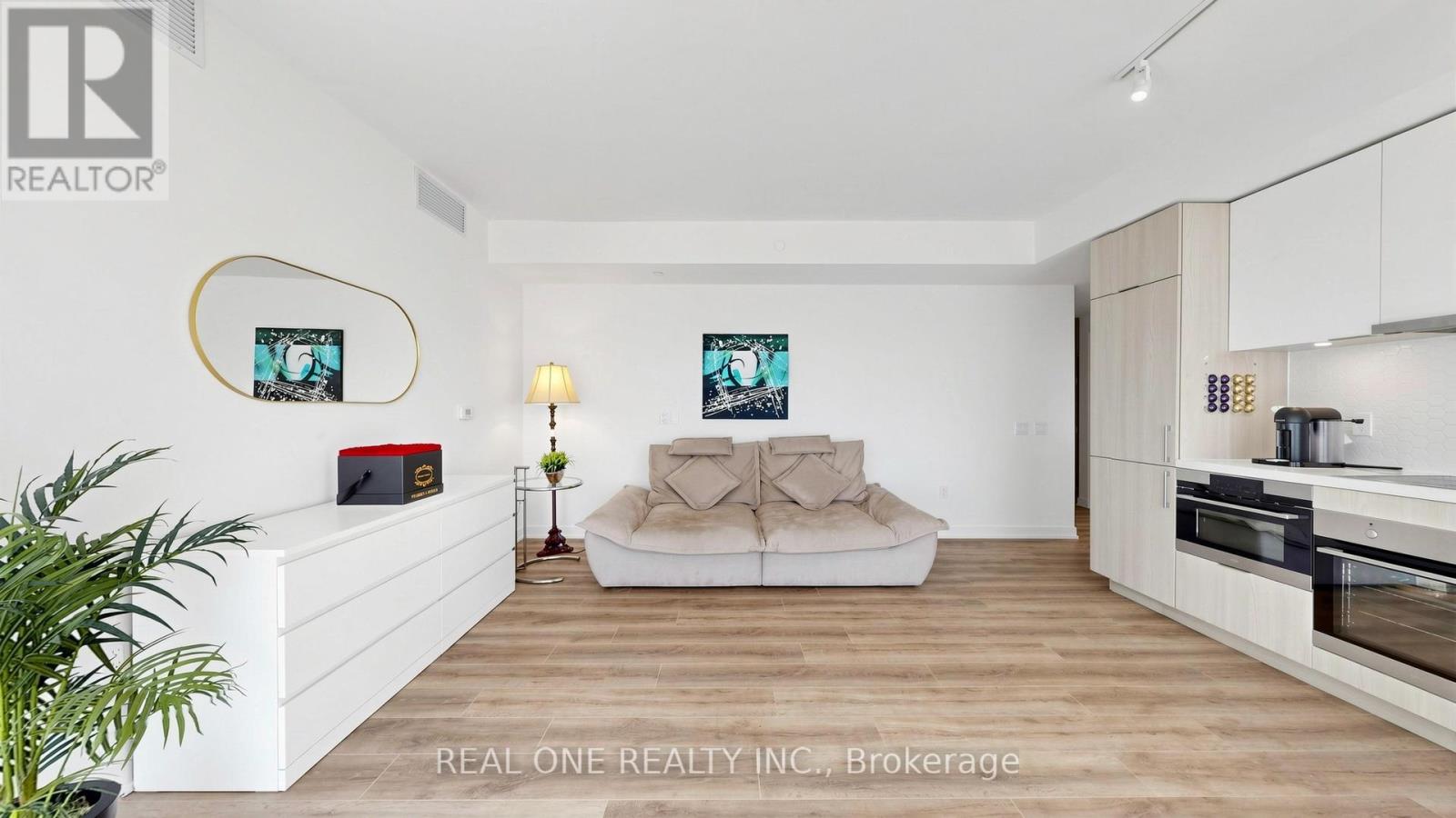 907 - 15 Queens Quay E, Toronto, Ontario  M5E 0C5 - Photo 9 - C12980570