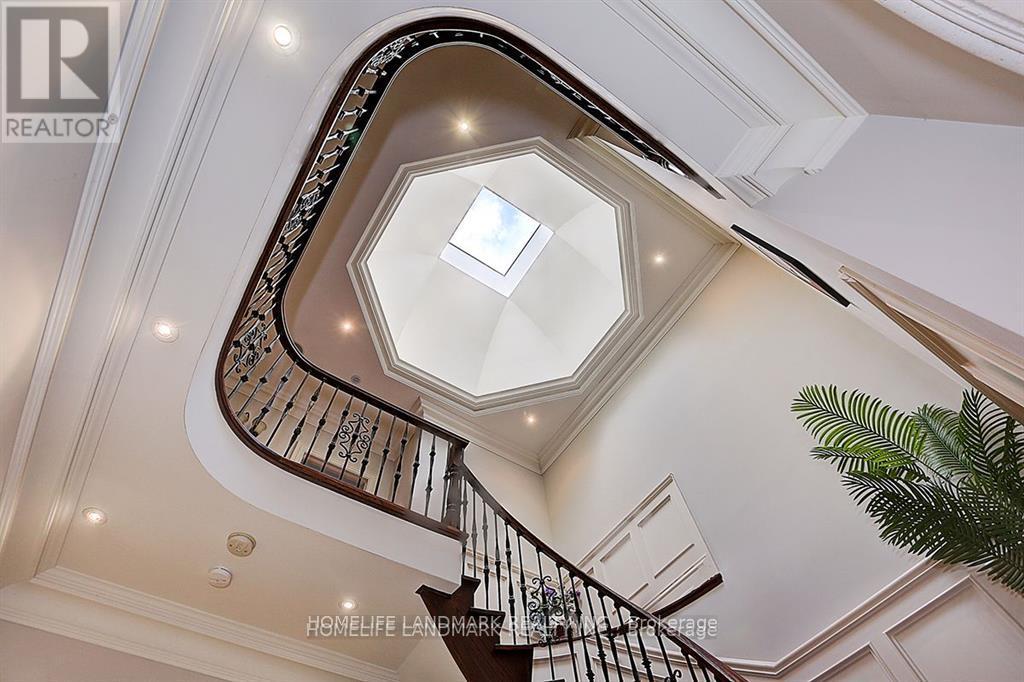 34 Moccasin Trail, Toronto, Ontario  M3C 1Y7 - Photo 17 - C12980596