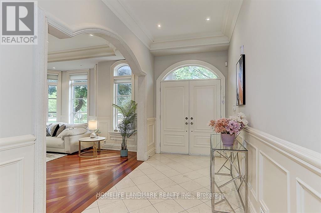 34 Moccasin Trail, Toronto, Ontario  M3C 1Y7 - Photo 2 - C12980596