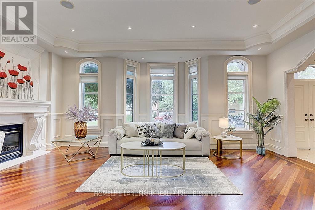 34 Moccasin Trail, Toronto, Ontario  M3C 1Y7 - Photo 5 - C12980596