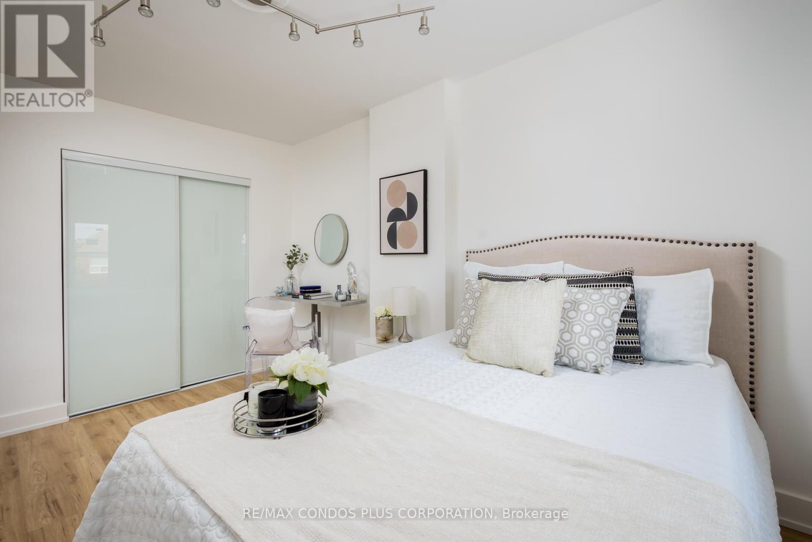 129 Holland Park Avenue, Toronto, Ontario  M6E 1L5 - Photo 14 - C12980602