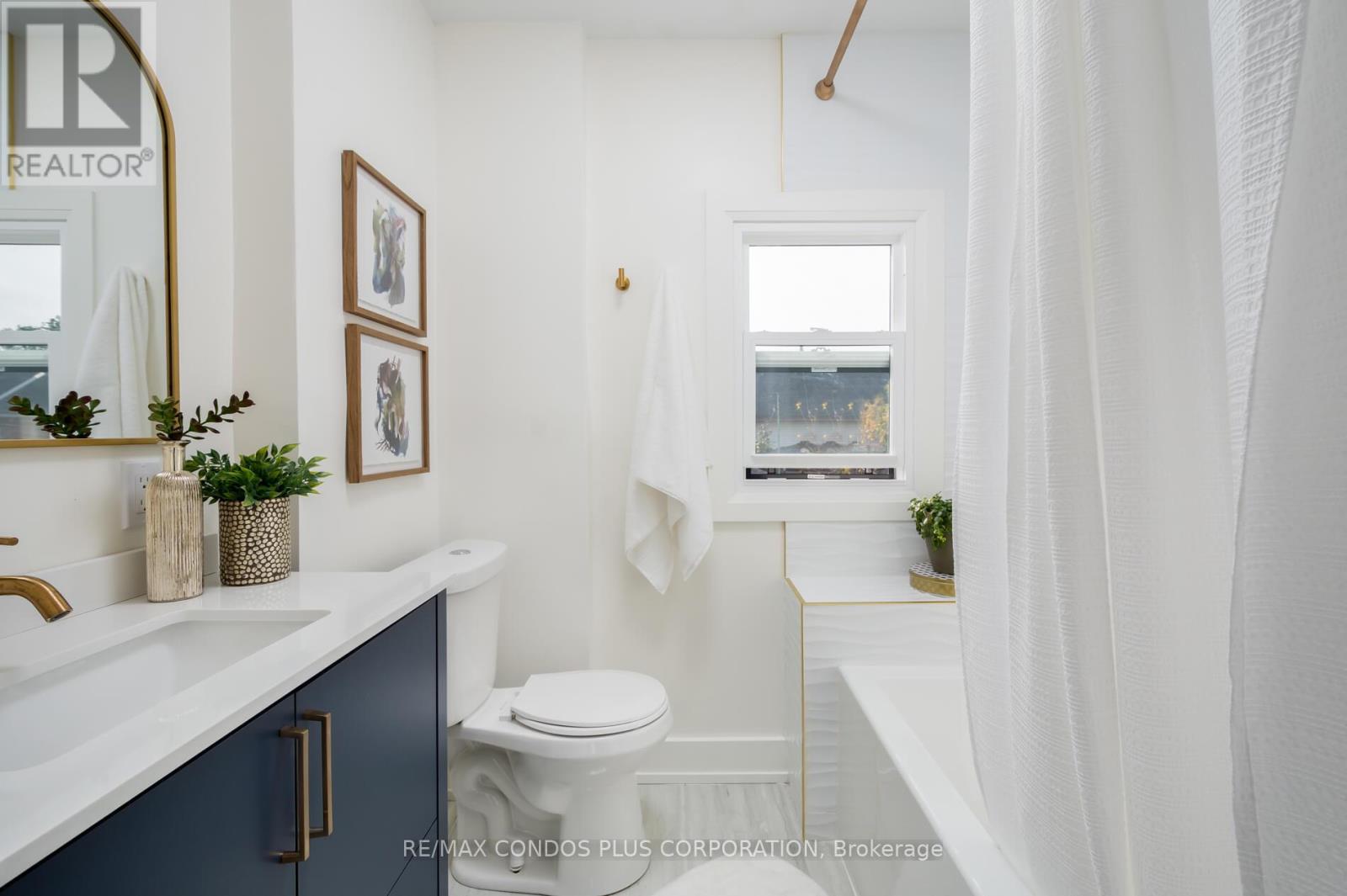 129 Holland Park Avenue, Toronto, Ontario  M6E 1L5 - Photo 18 - C12980602