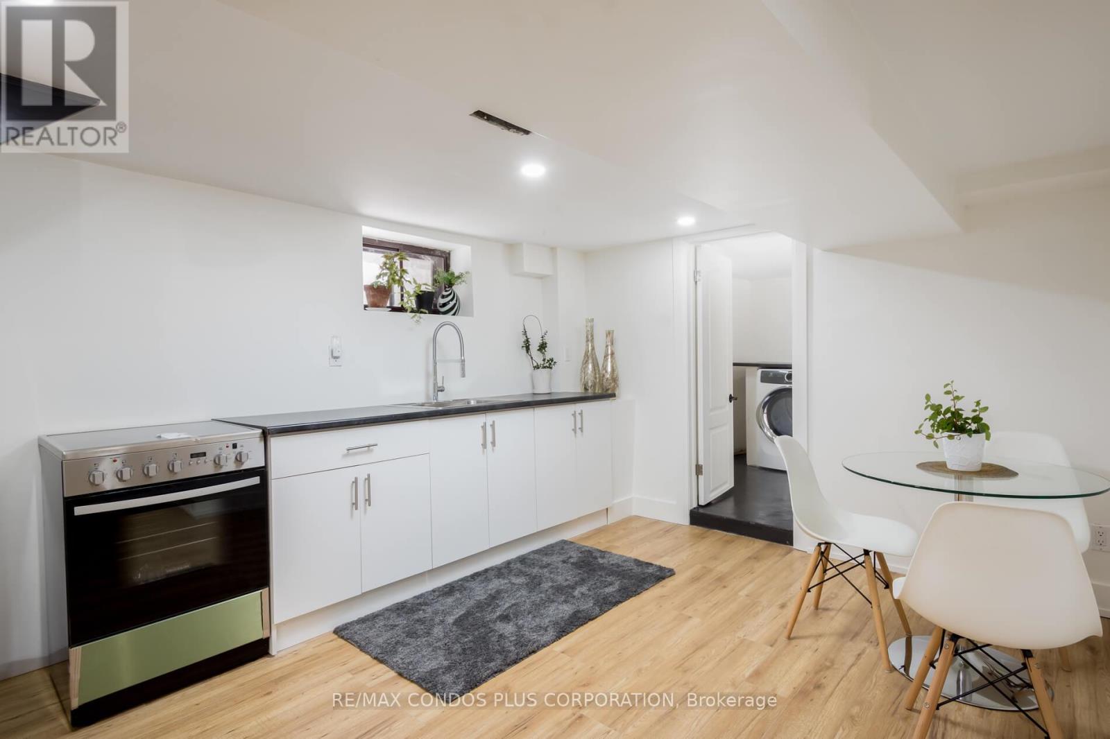 129 Holland Park Avenue, Toronto, Ontario  M6E 1L5 - Photo 26 - C12980602