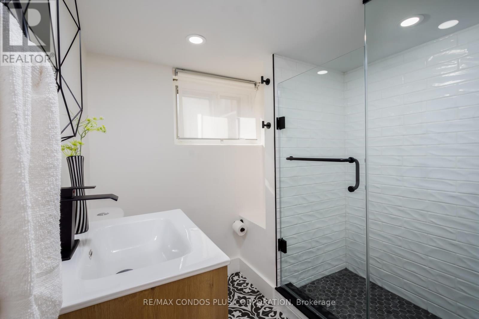 129 Holland Park Avenue, Toronto, Ontario  M6E 1L5 - Photo 27 - C12980602