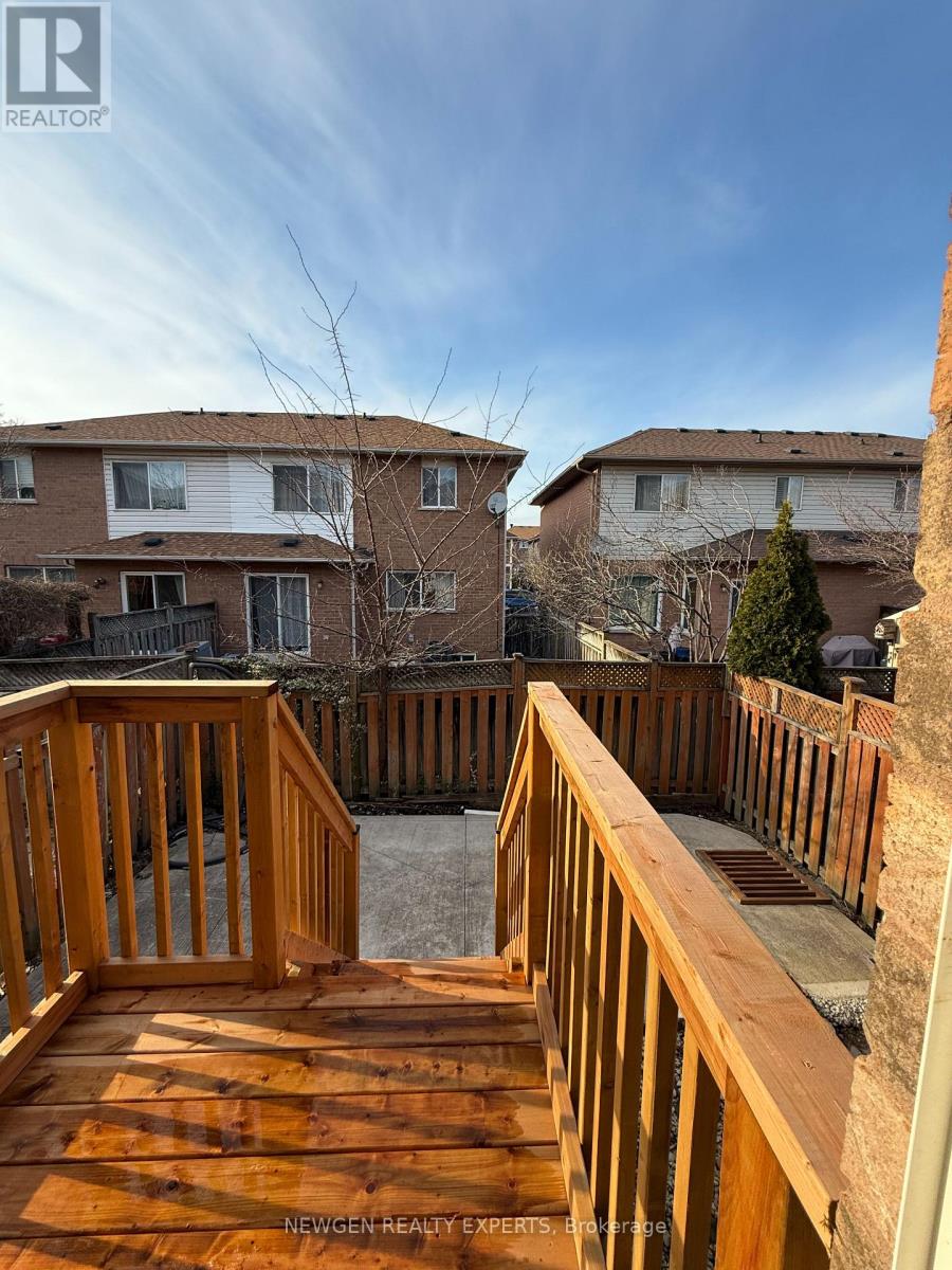 22 Rochefort Drive, Toronto, Ontario  M3C 3Z3 - Photo 13 - C12980650