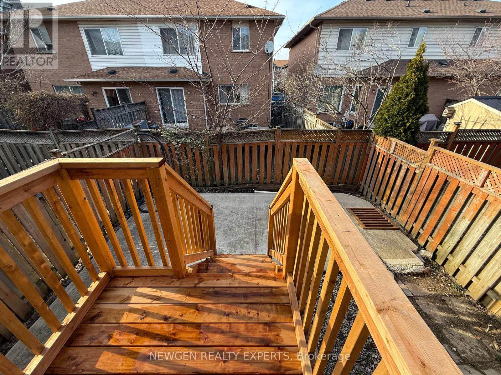 22 Rochefort Drive, Toronto, Ontario  M3C 3Z3 - Photo 14 - C12980650