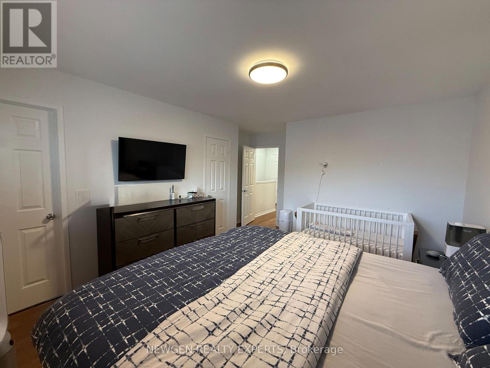 22 Rochefort Drive, Toronto, Ontario  M3C 3Z3 - Photo 17 - C12980650