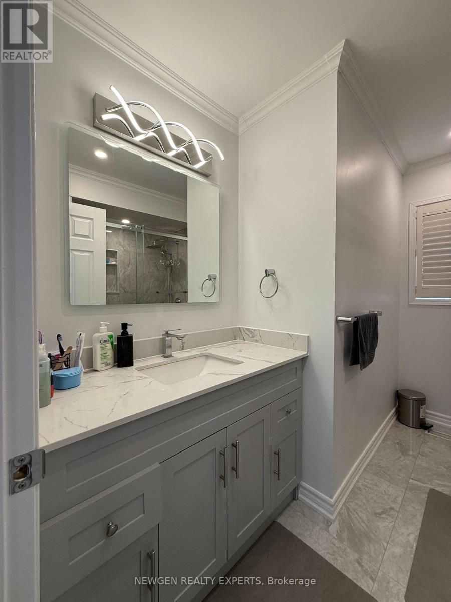 22 Rochefort Drive, Toronto, Ontario  M3C 3Z3 - Photo 25 - C12980650