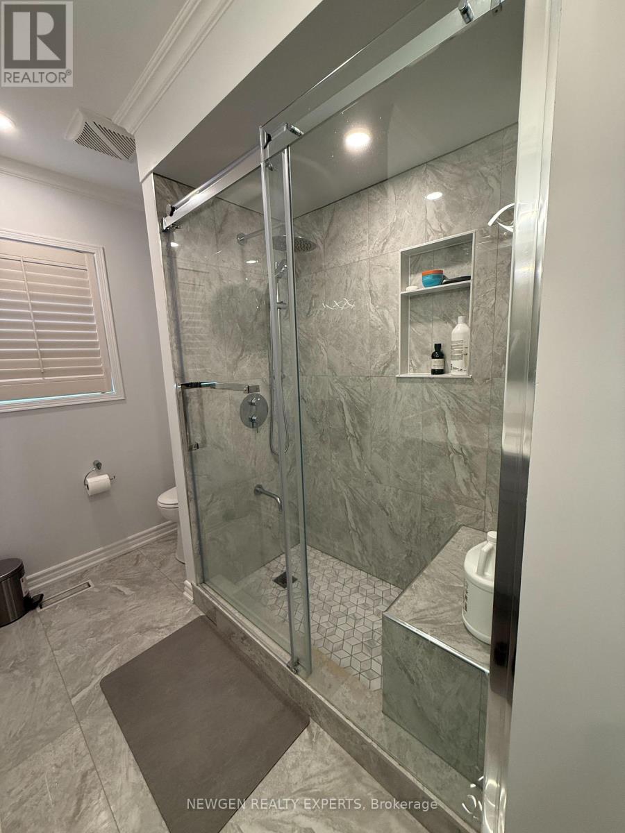 22 Rochefort Drive, Toronto, Ontario  M3C 3Z3 - Photo 27 - C12980650