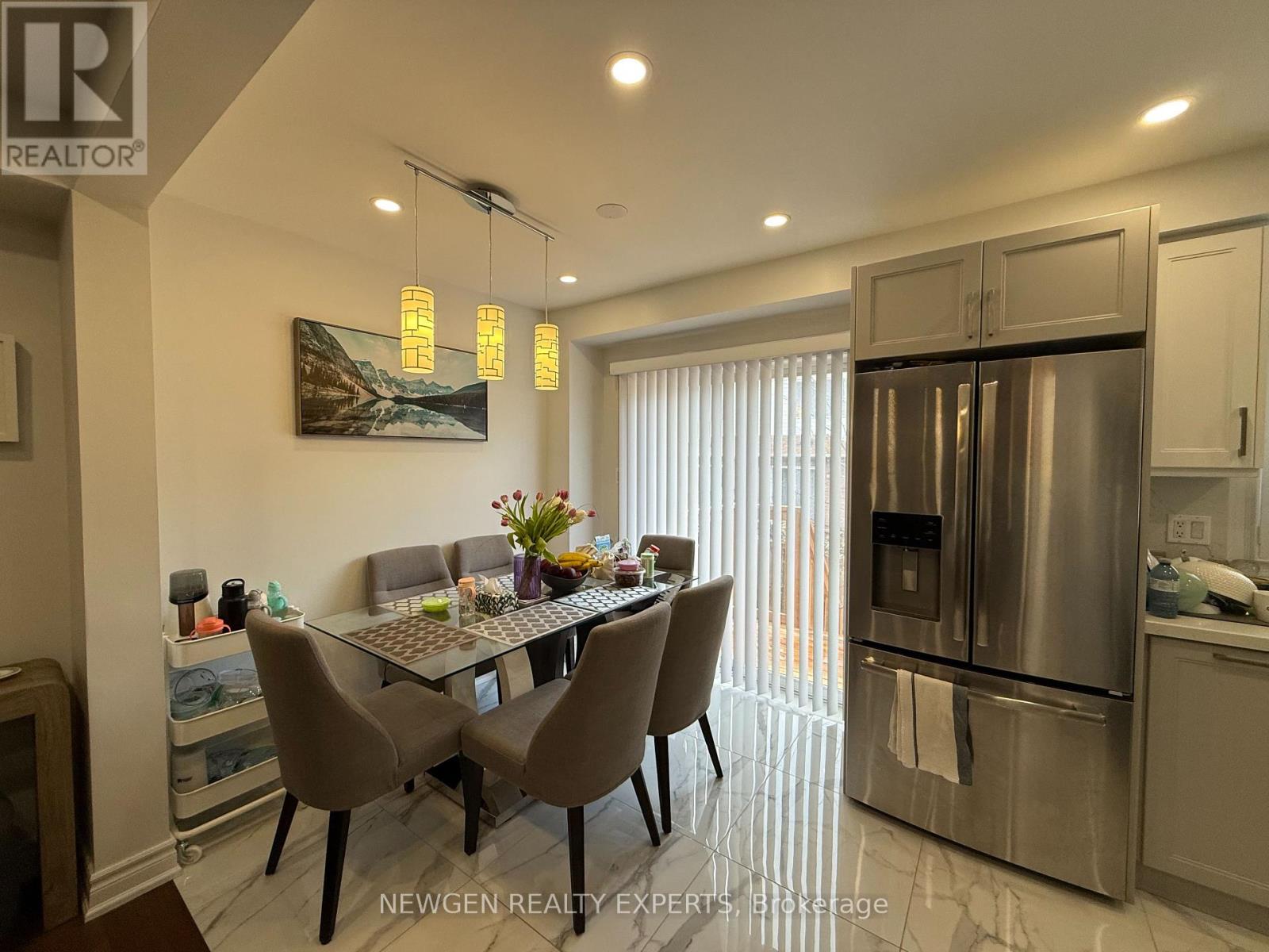 22 Rochefort Drive, Toronto, Ontario  M3C 3Z3 - Photo 8 - C12980650