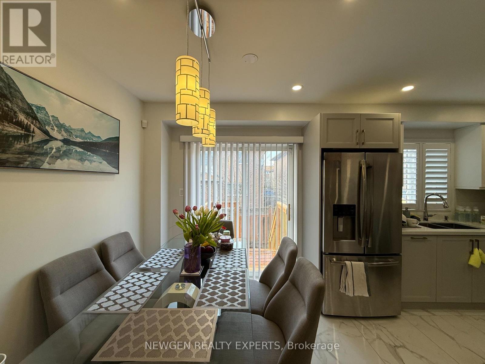 22 Rochefort Drive, Toronto, Ontario  M3C 3Z3 - Photo 9 - C12980650