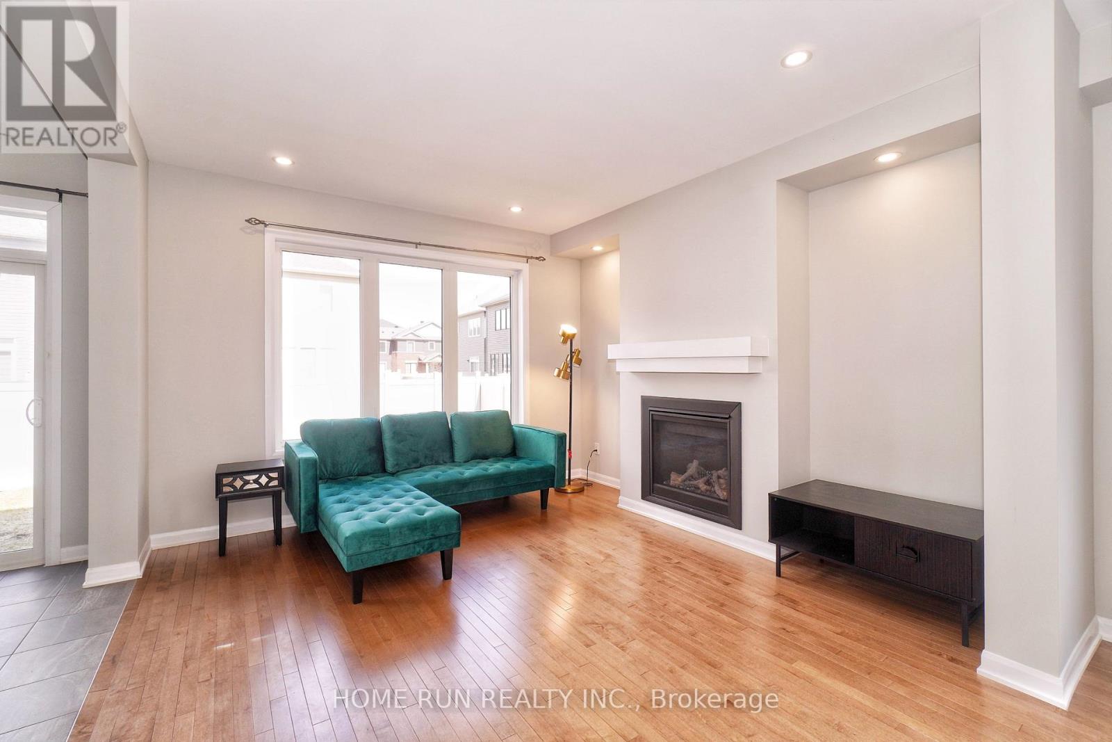 10 Eramosa Crescent, Ottawa, Ontario  K2T 0R3 - Photo 11 - X12980666