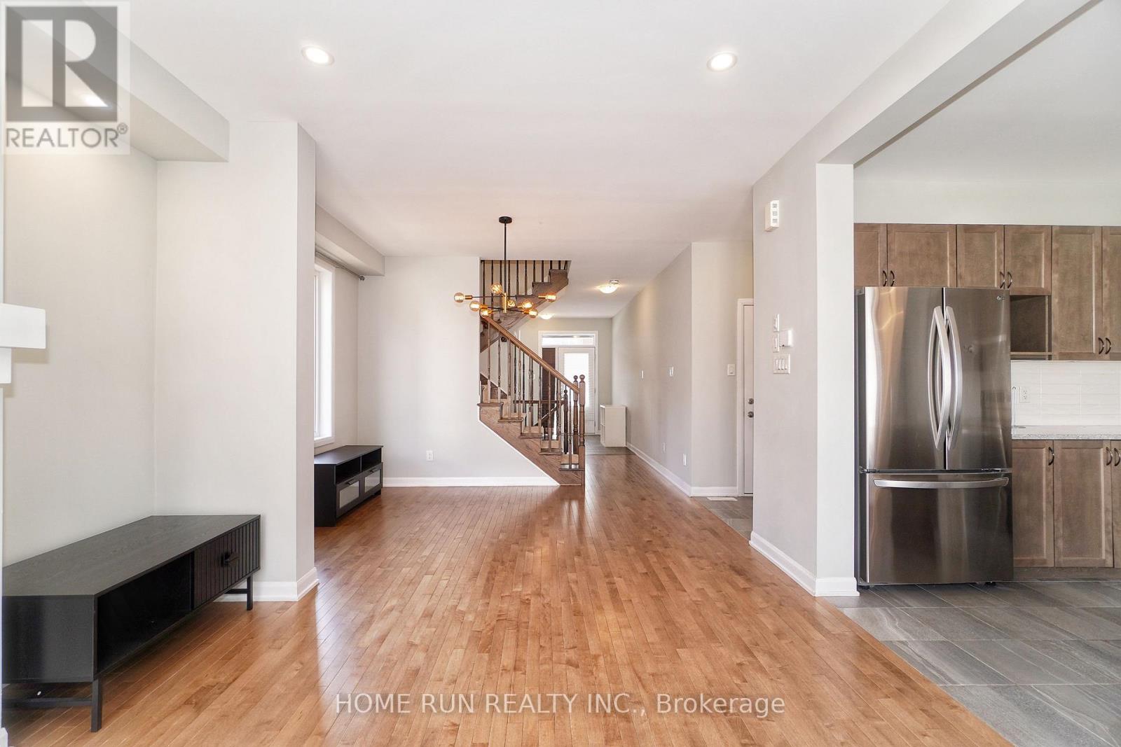 10 Eramosa Crescent, Ottawa, Ontario  K2T 0R3 - Photo 15 - X12980666