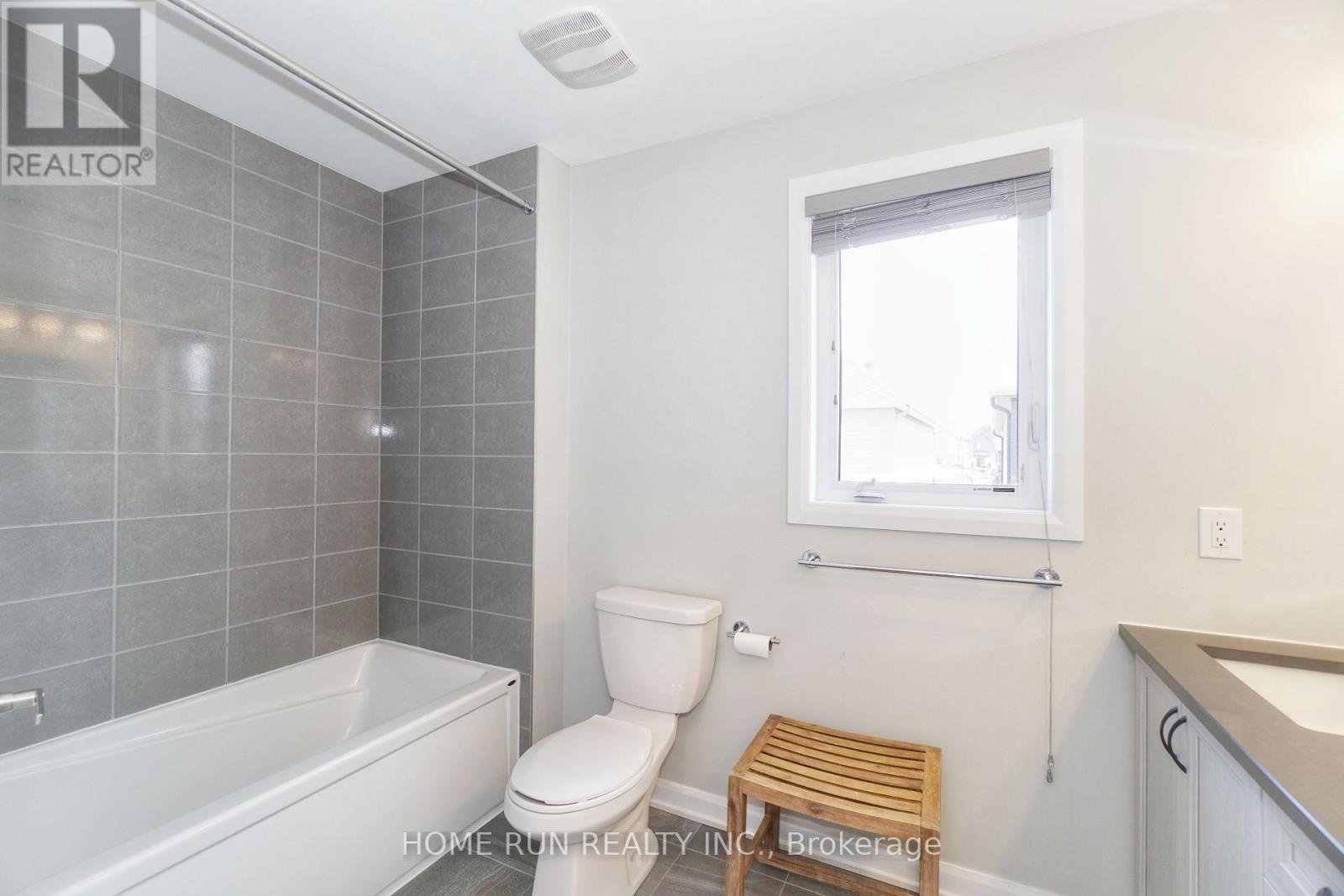 10 Eramosa Crescent, Ottawa, Ontario  K2T 0R3 - Photo 34 - X12980666