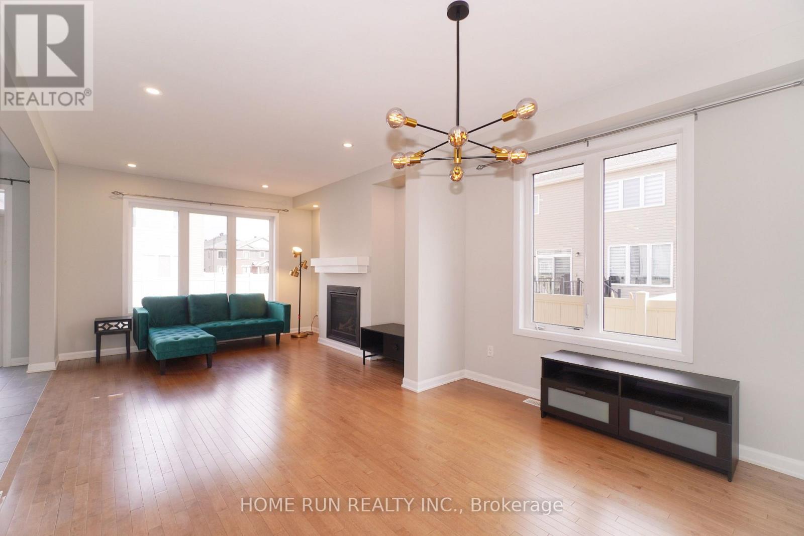 10 Eramosa Crescent, Ottawa, Ontario  K2T 0R3 - Photo 7 - X12980666