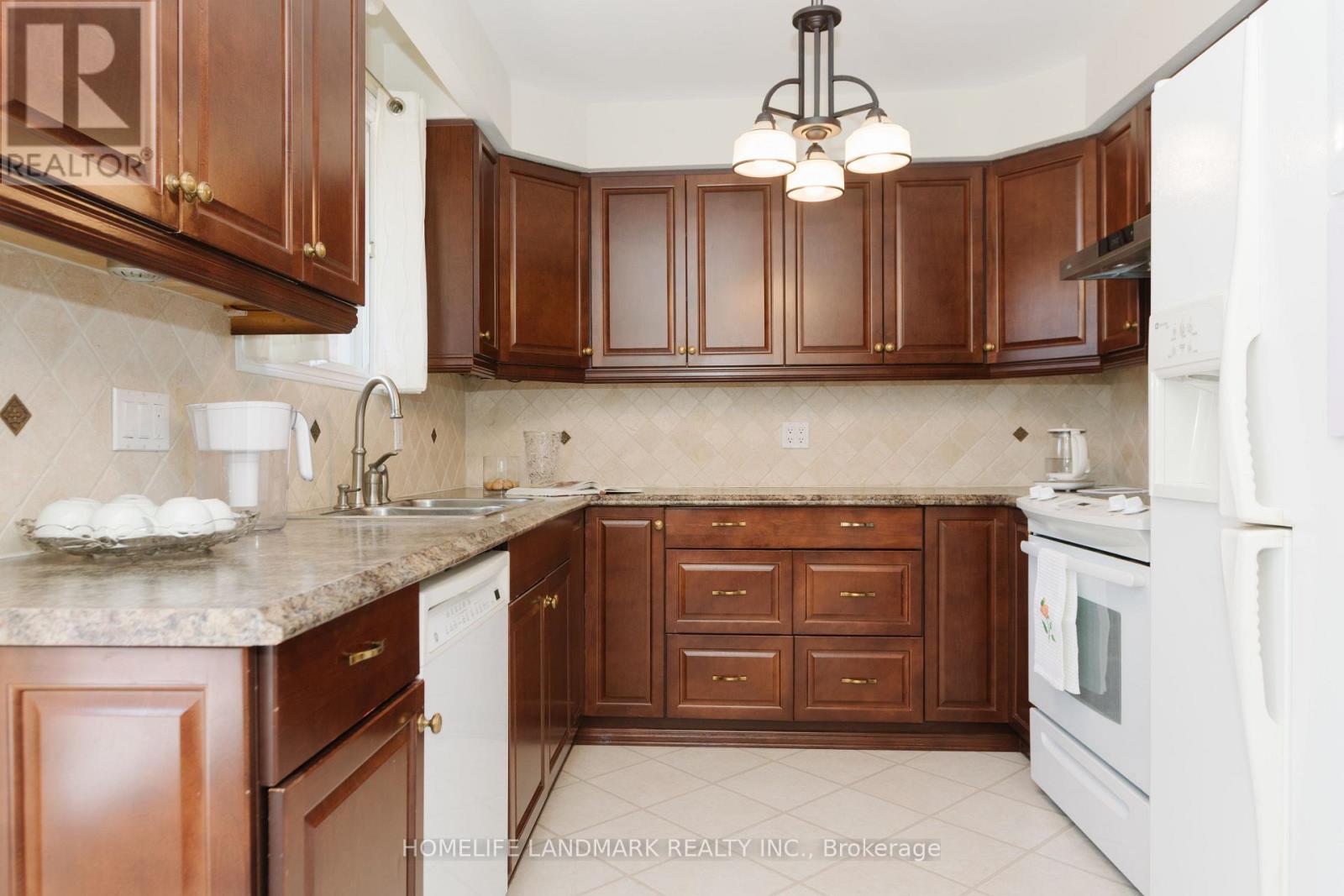 254 Athabasca Street, Oshawa, Ontario  L1H 8E4 - Photo 6 - E12980574