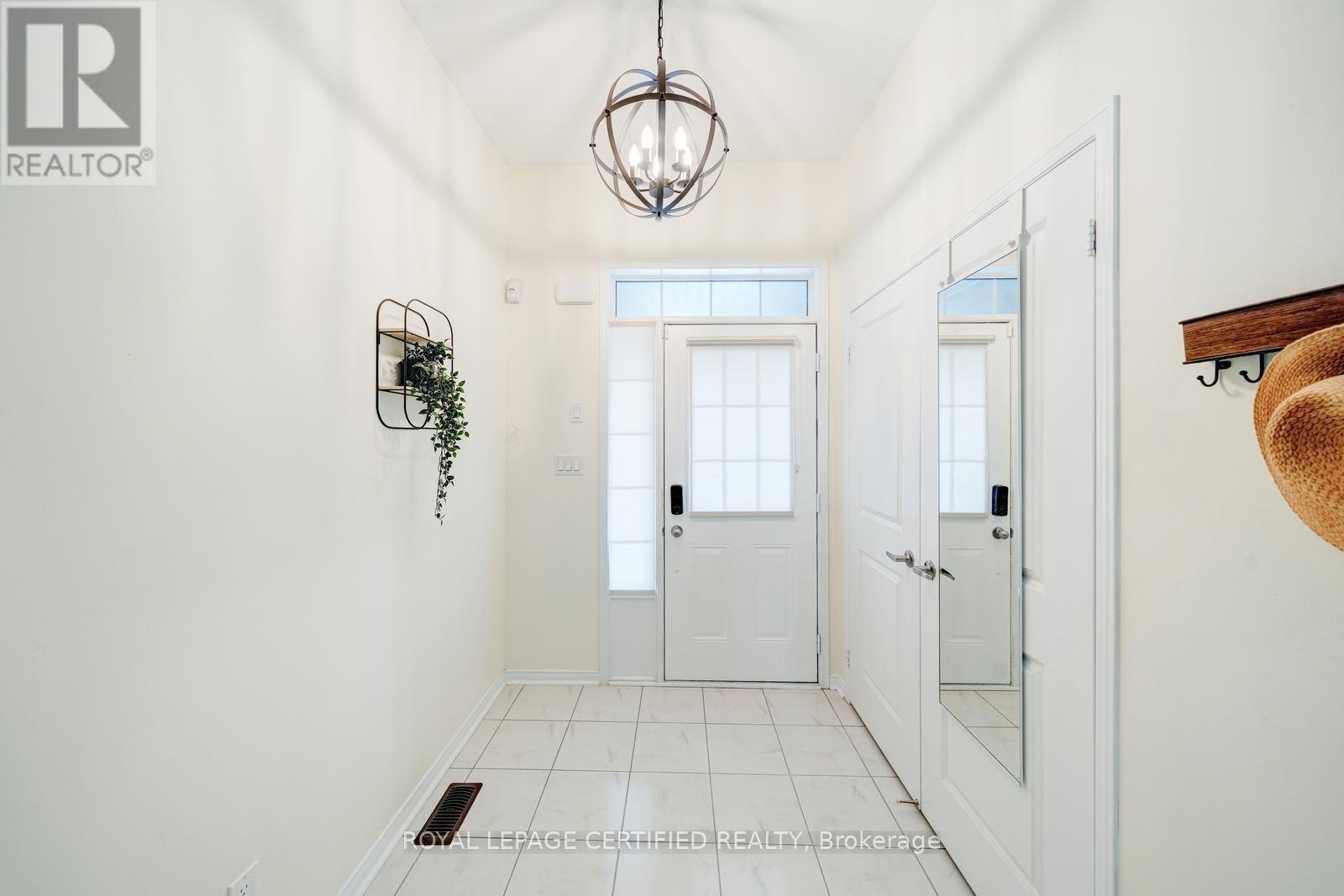 71 Rimrock Crescent, Whitby, Ontario  L1N 0E5 - Photo 4 - E12980626