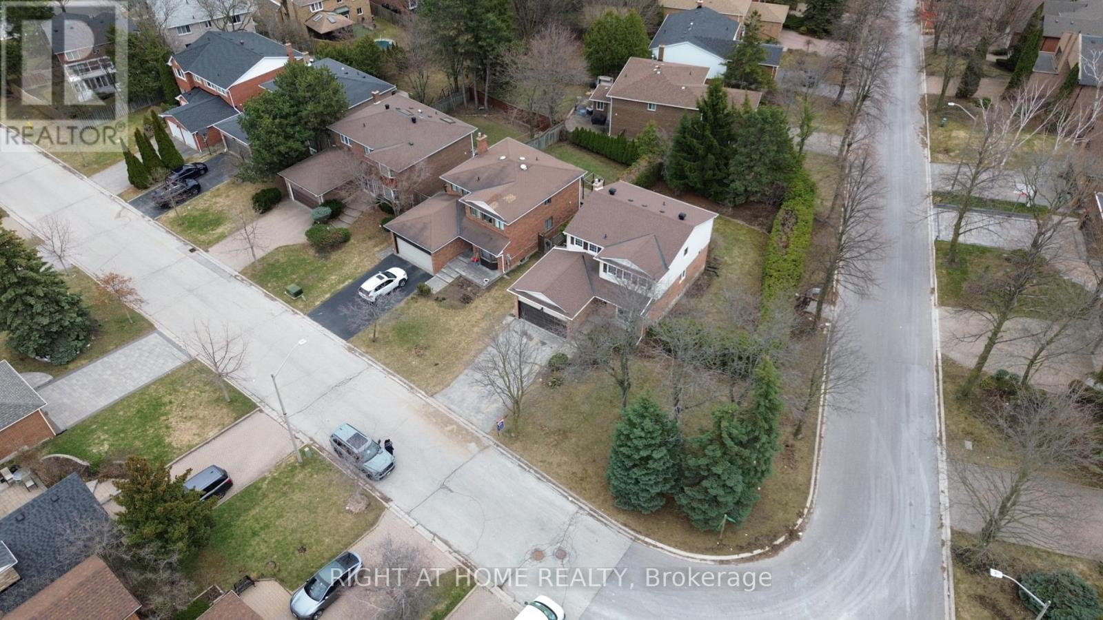 19 Lang Road, Markham, Ontario  L3T 7E8 - Photo 36 - N12980562