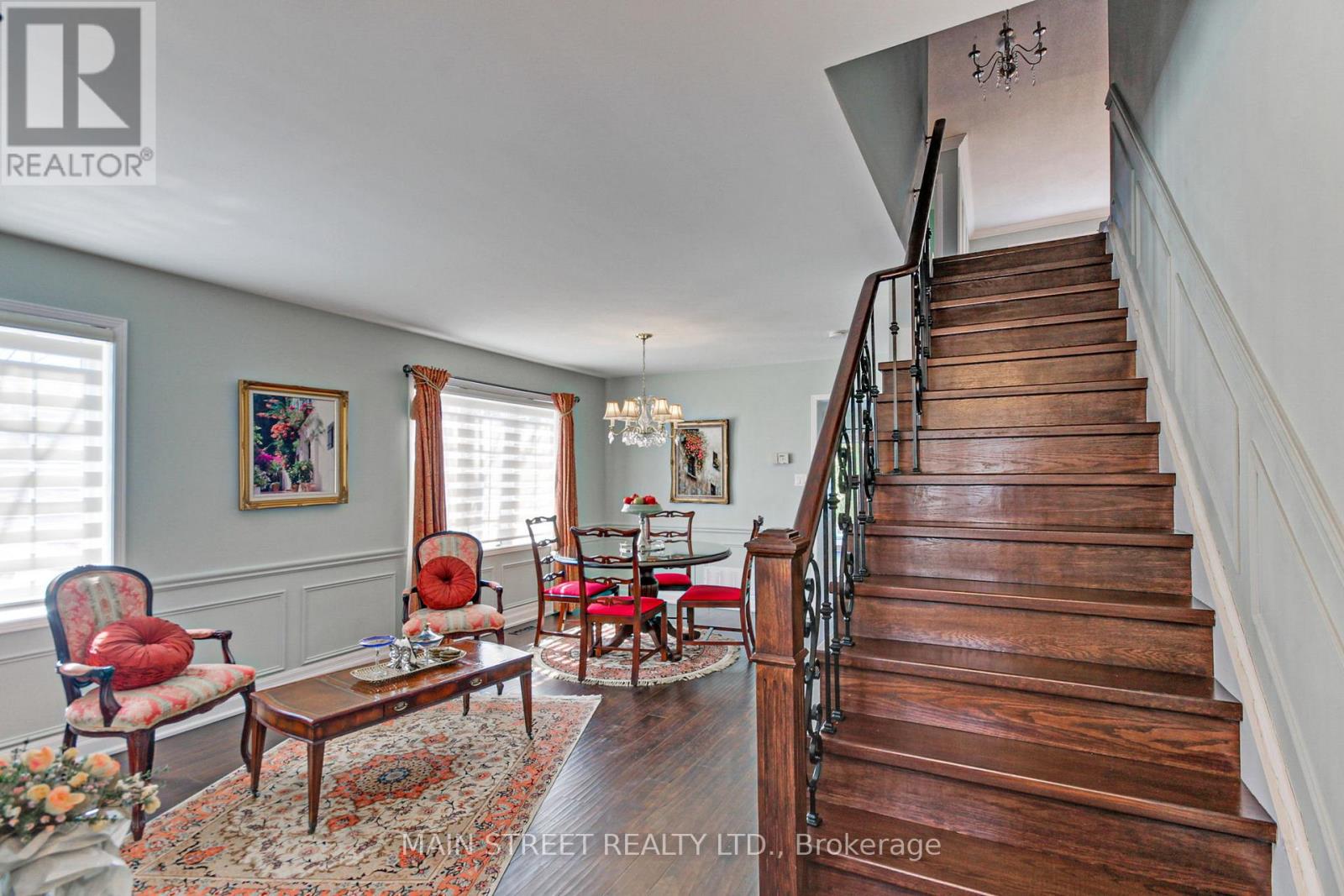 108 Hollandview Trail, Aurora, Ontario  L4G 7H6 - Photo 4 - N12980578