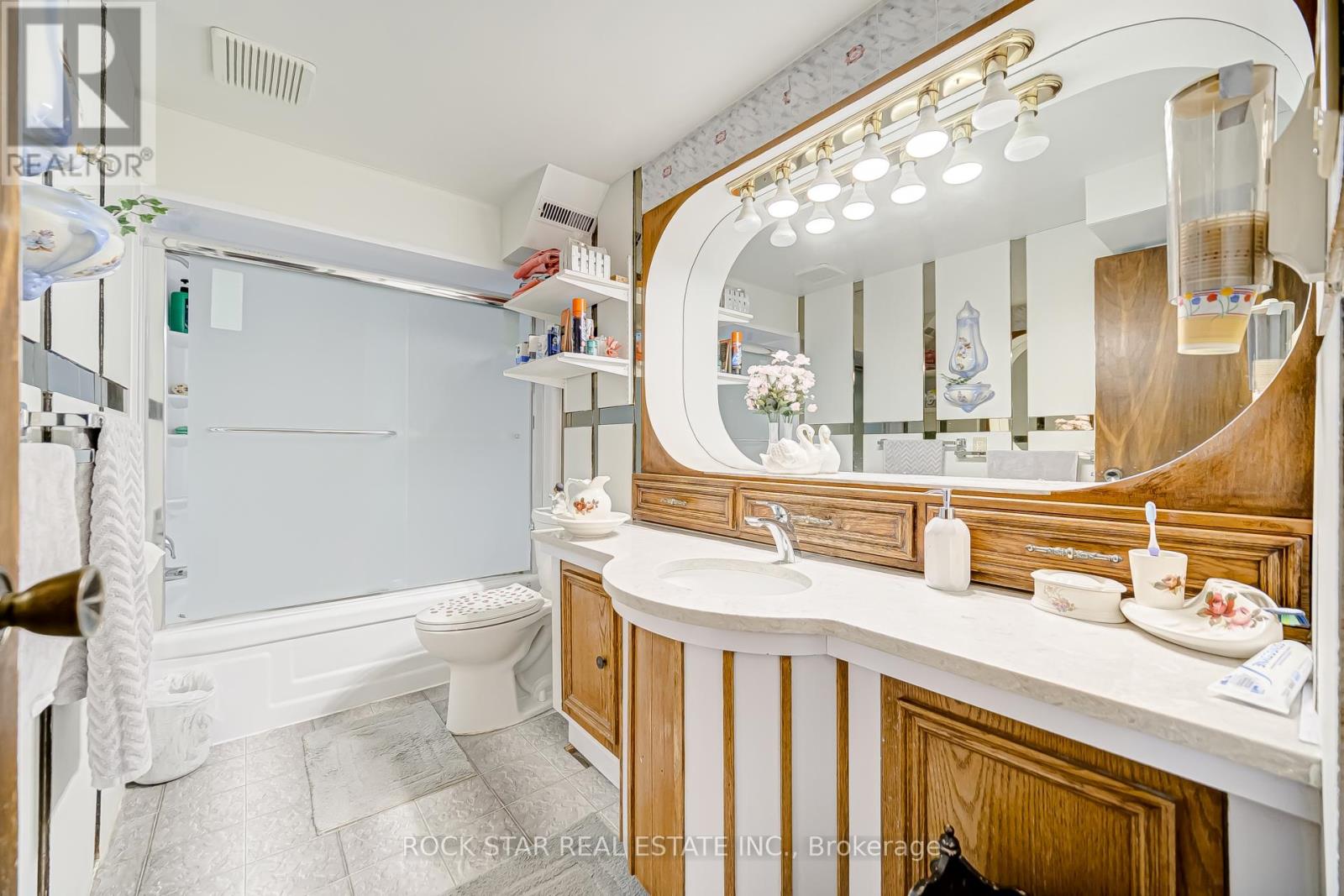 115 Glen Shields Avenue, Vaughan, Ontario  L4K 1S9 - Photo 39 - N12980588