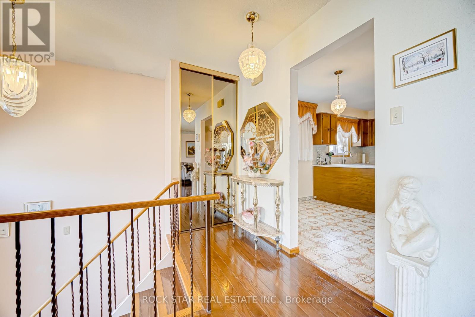 115 Glen Shields Avenue, Vaughan, Ontario  L4K 1S9 - Photo 5 - N12980588