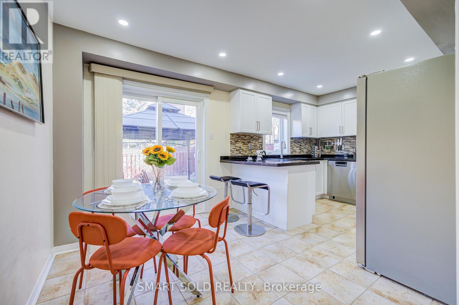 123 Sassafras Circle, Vaughan, Ontario  L4J 8M9 - Photo 14 - N12980594