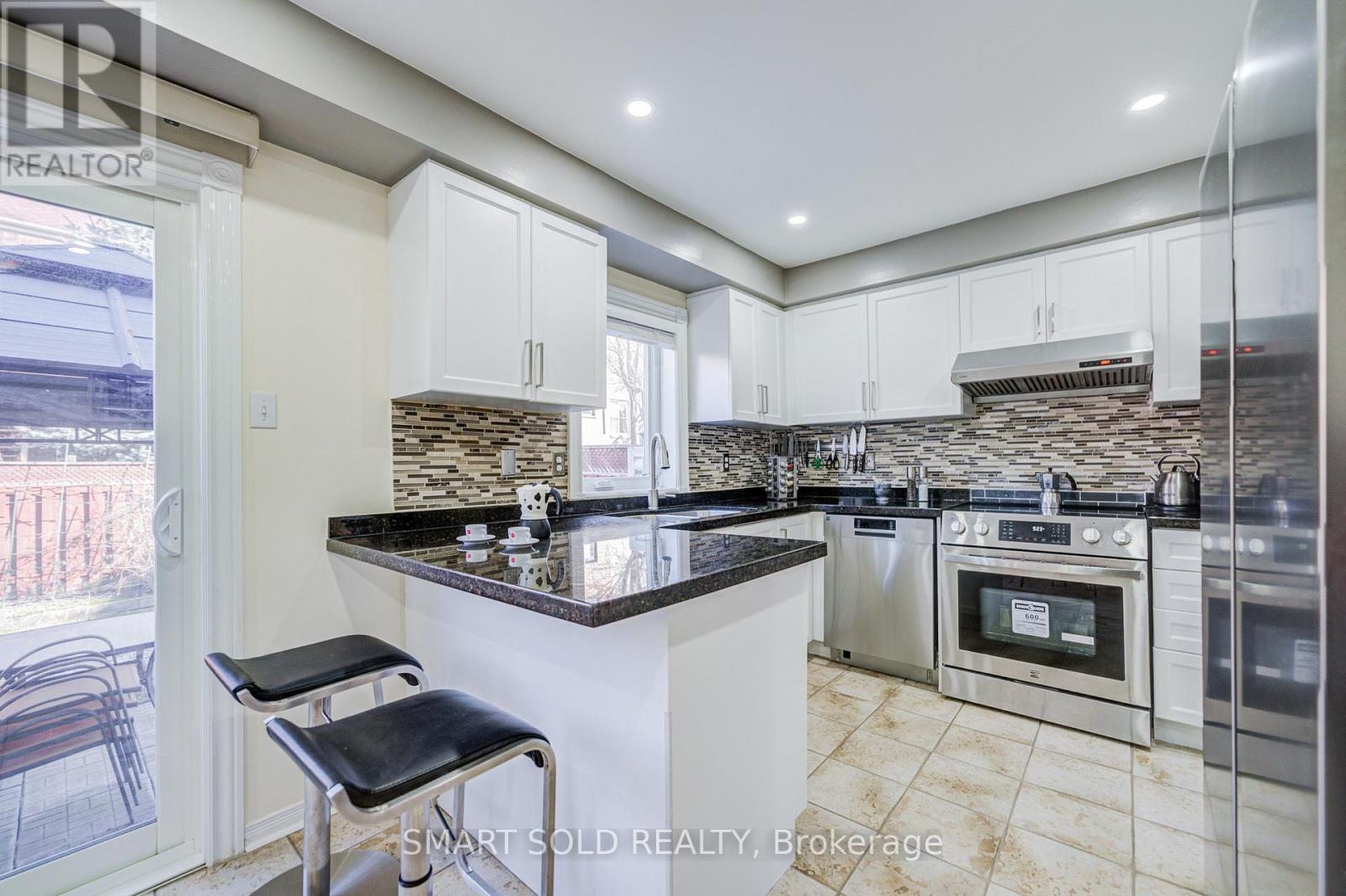 123 Sassafras Circle, Vaughan, Ontario  L4J 8M9 - Photo 15 - N12980594