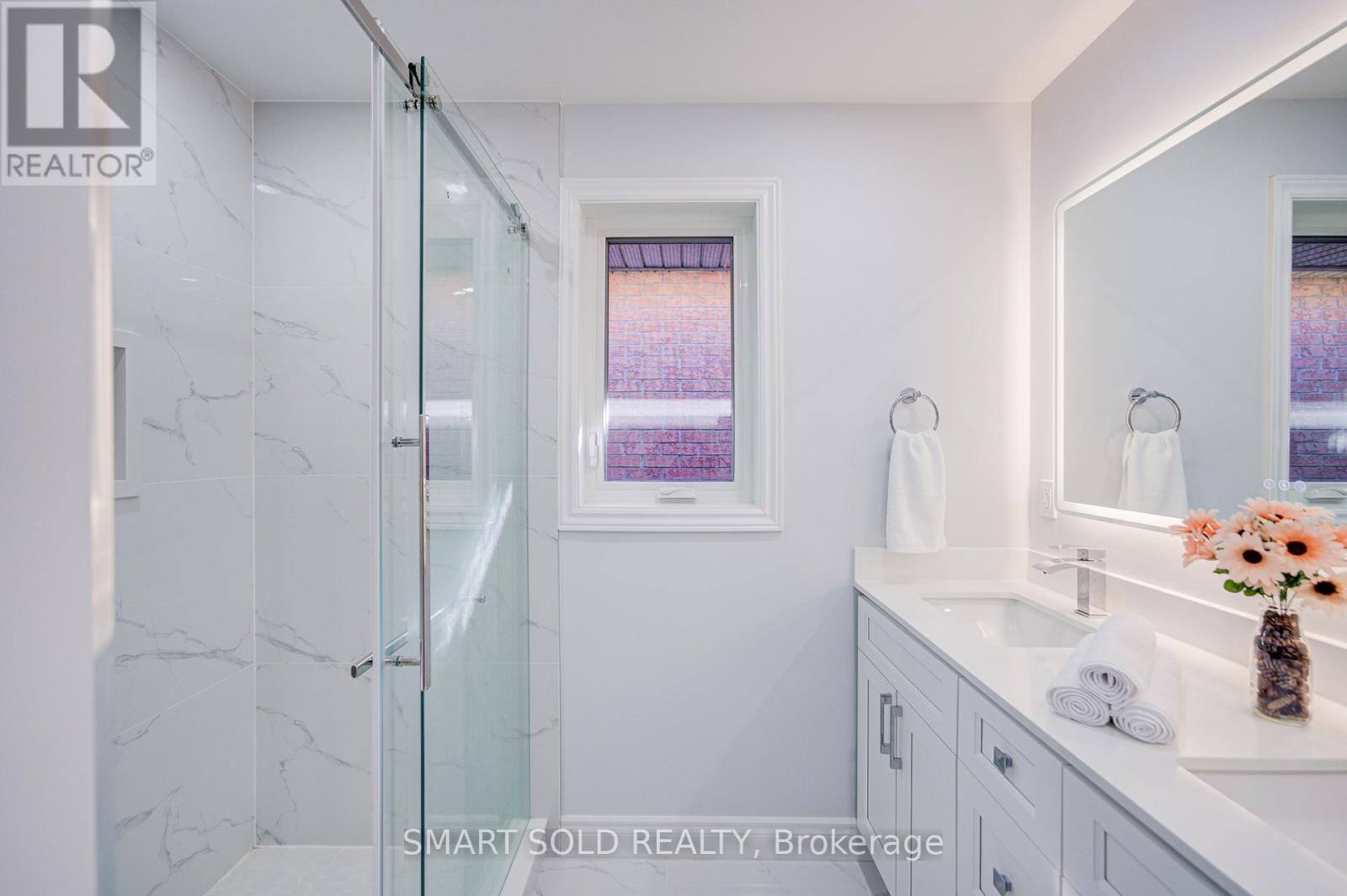 123 Sassafras Circle, Vaughan, Ontario  L4J 8M9 - Photo 24 - N12980594