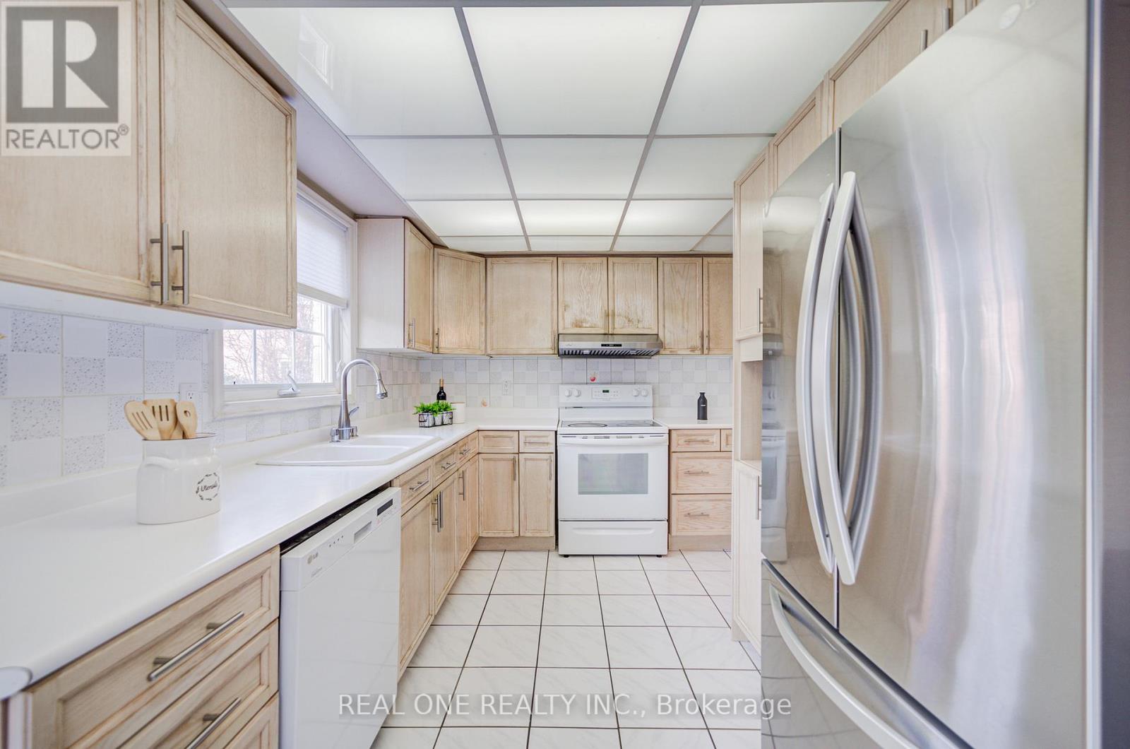 31 Coulter's Mill Gate, Vaughan, Ontario  L4J 6N3 - Photo 17 - N12980618