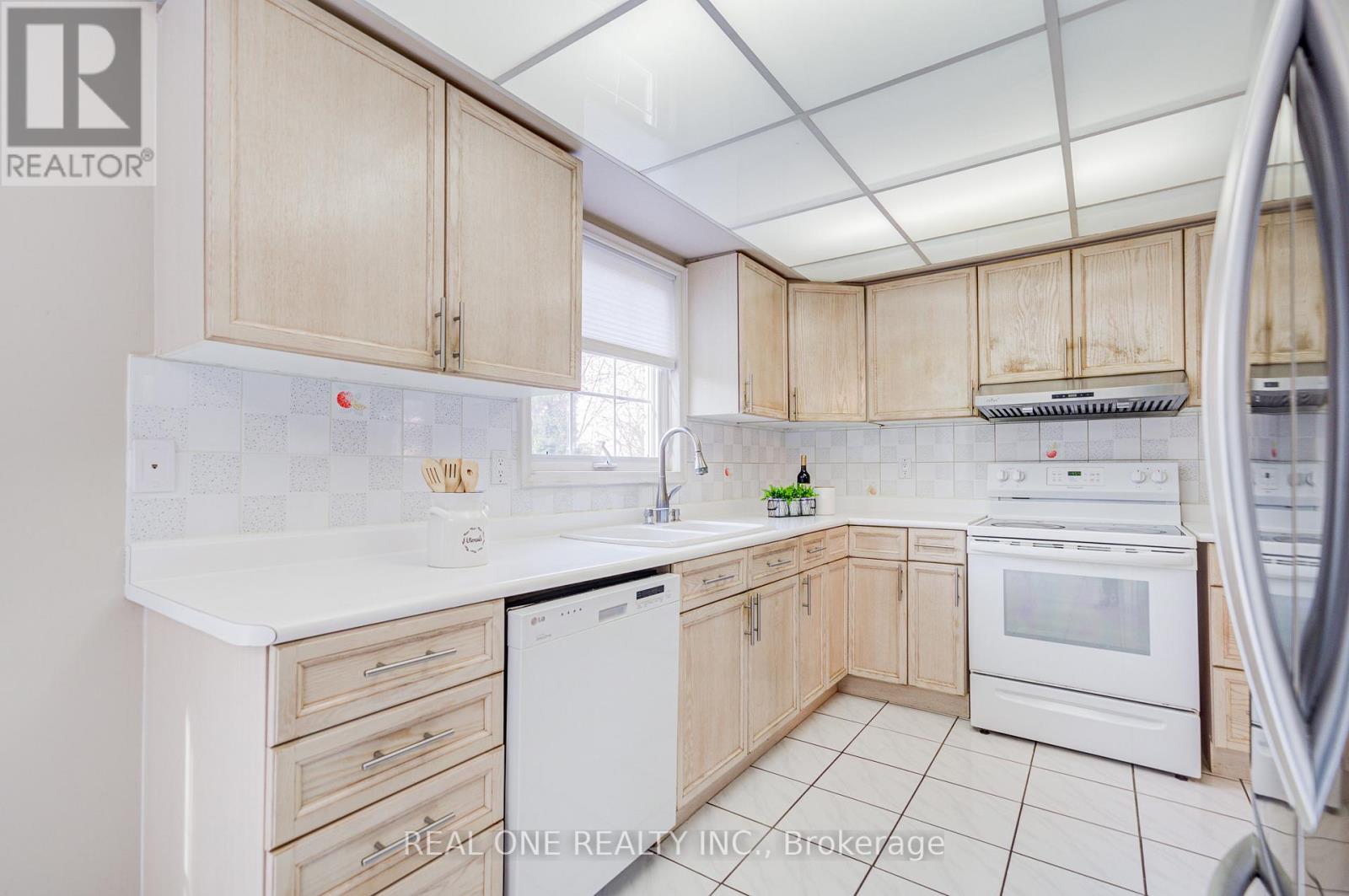 31 Coulter's Mill Gate, Vaughan, Ontario  L4J 6N3 - Photo 18 - N12980618