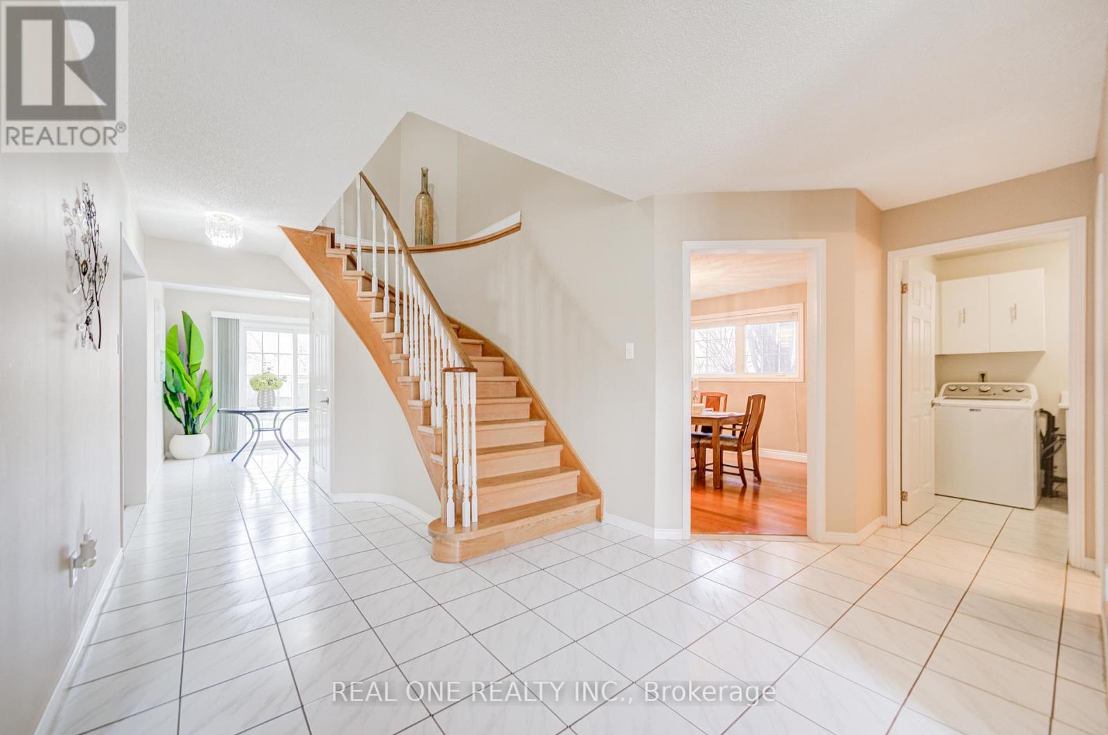 31 Coulter's Mill Gate, Vaughan, Ontario  L4J 6N3 - Photo 5 - N12980618