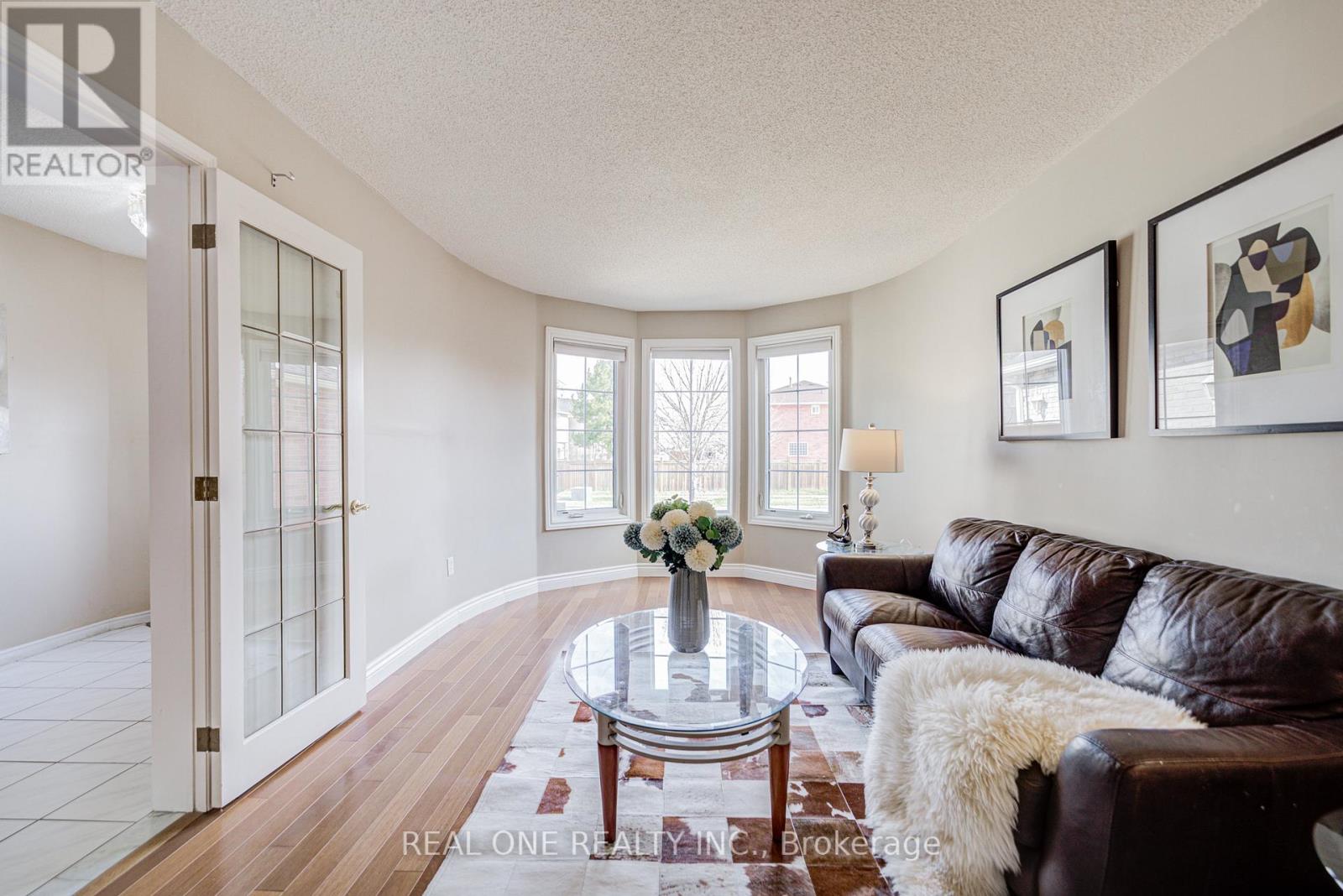 31 Coulter's Mill Gate, Vaughan, Ontario  L4J 6N3 - Photo 8 - N12980618