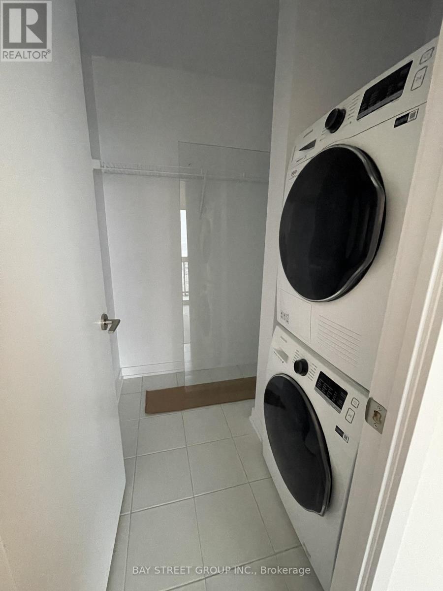 1717 - 10 Honeycrisp Crescent, Vaughan, Ontario  L4K 0M7 - Photo 12 - N12980622