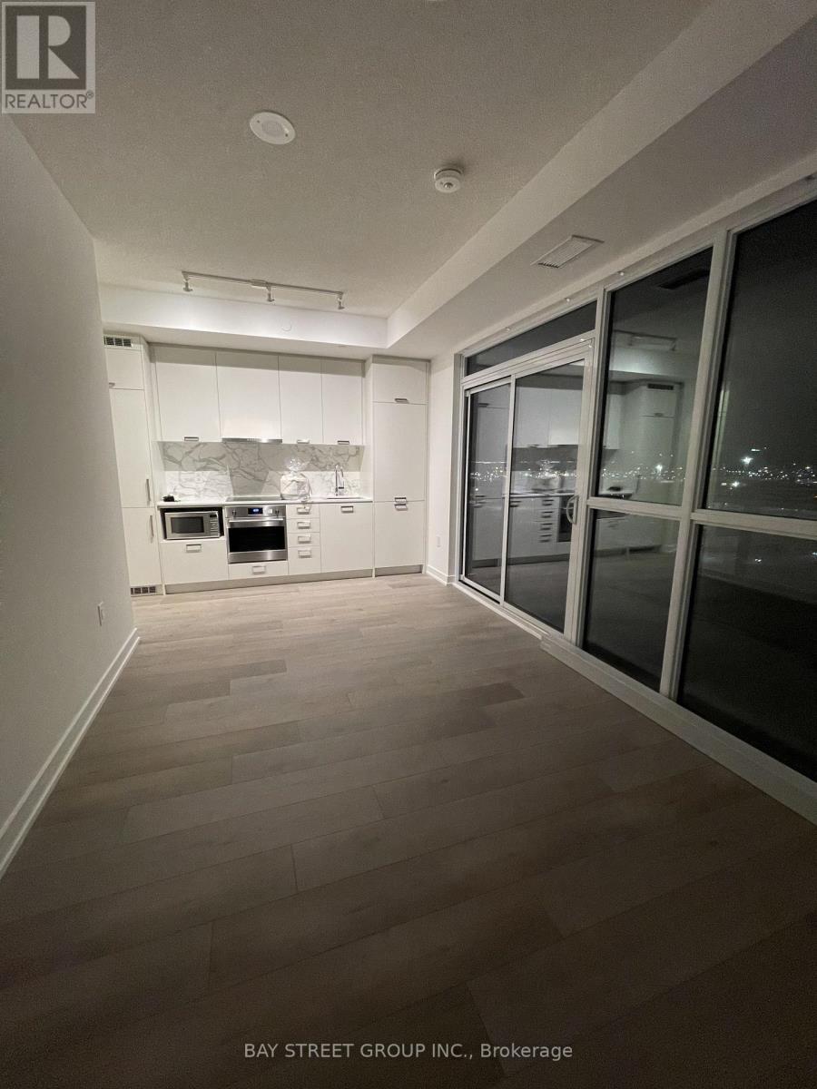 1717 - 10 Honeycrisp Crescent, Vaughan, Ontario  L4K 0M7 - Photo 4 - N12980622