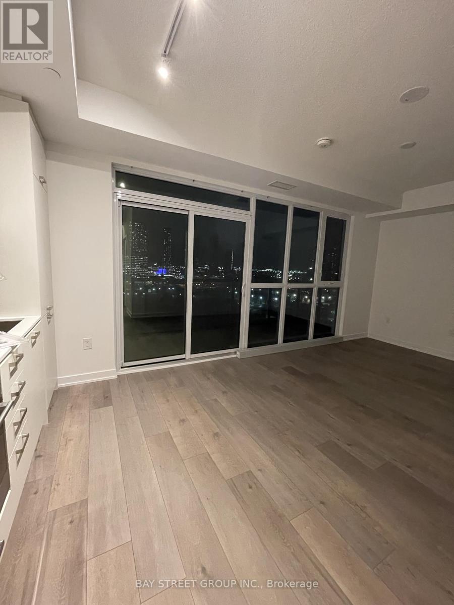 1717 - 10 Honeycrisp Crescent, Vaughan, Ontario  L4K 0M7 - Photo 5 - N12980622