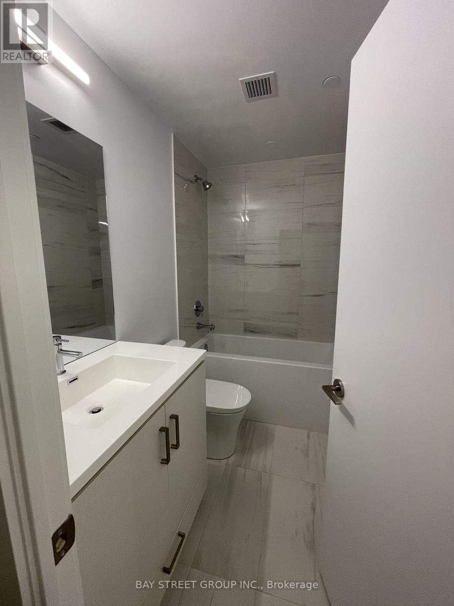 1717 - 10 Honeycrisp Crescent, Vaughan, Ontario  L4K 0M7 - Photo 7 - N12980622