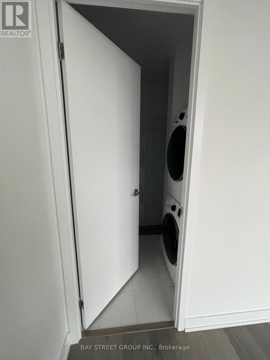 1717 - 10 Honeycrisp Crescent, Vaughan, Ontario  L4K 0M7 - Photo 9 - N12980622