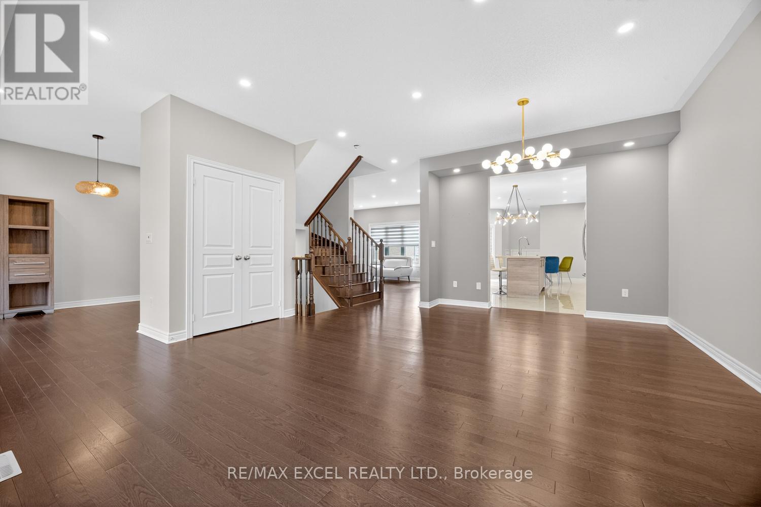 77 Sunnyside Hill Road, Markham, Ontario  L6B 0Z8 - Photo 2 - N12980628