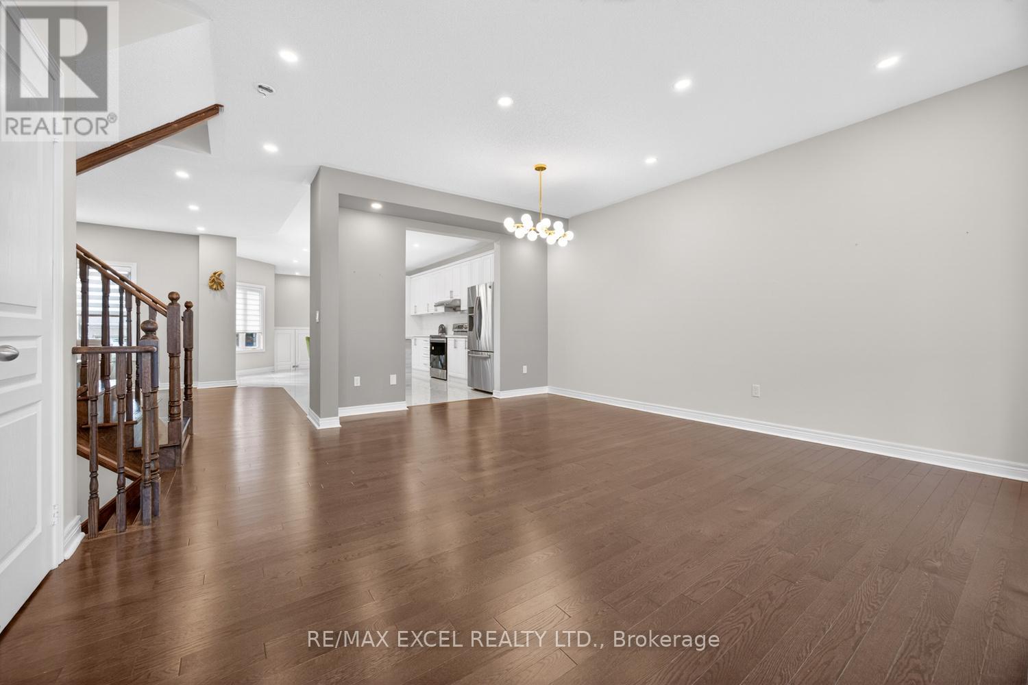 77 Sunnyside Hill Road, Markham, Ontario  L6B 0Z8 - Photo 3 - N12980628