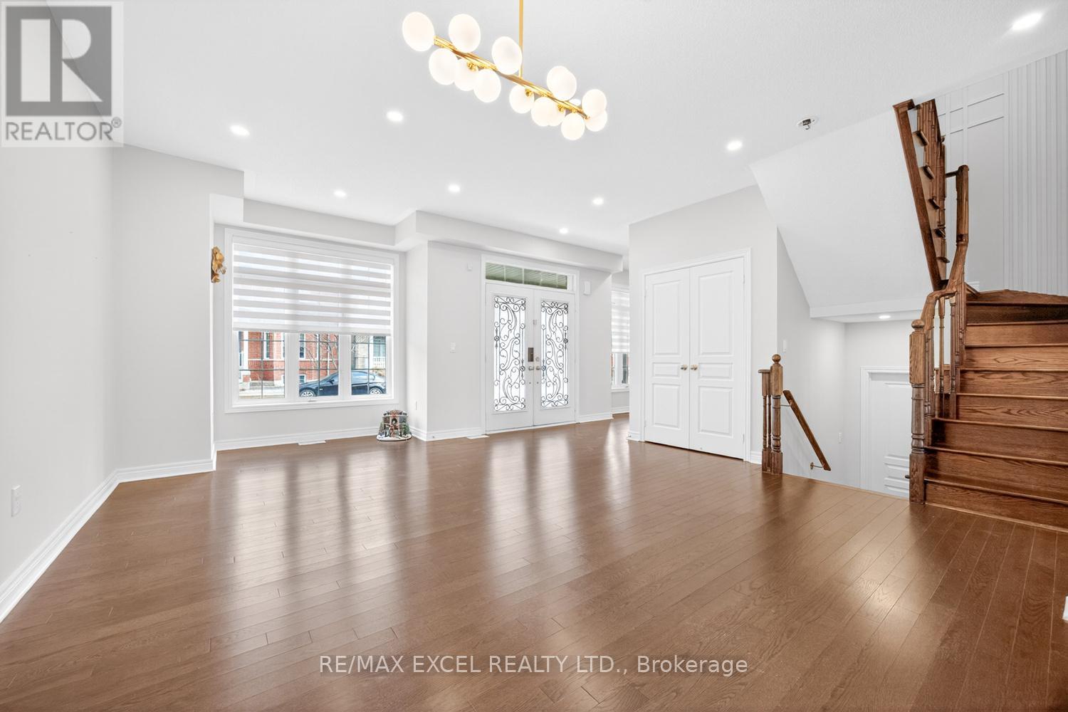 77 Sunnyside Hill Road, Markham, Ontario  L6B 0Z8 - Photo 4 - N12980628