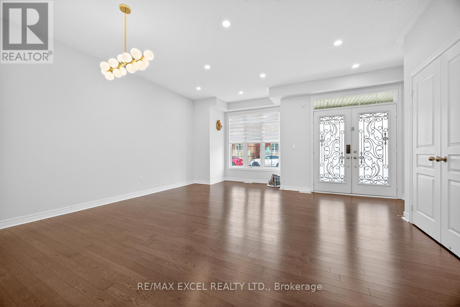 77 Sunnyside Hill Road, Markham, Ontario  L6B 0Z8 - Photo 5 - N12980628