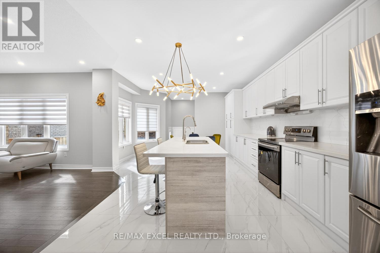 77 Sunnyside Hill Road, Markham, Ontario  L6B 0Z8 - Photo 8 - N12980628