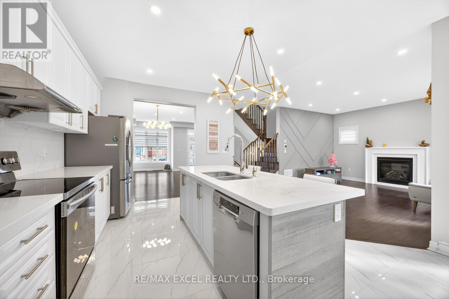 77 Sunnyside Hill Road, Markham, Ontario  L6B 0Z8 - Photo 9 - N12980628