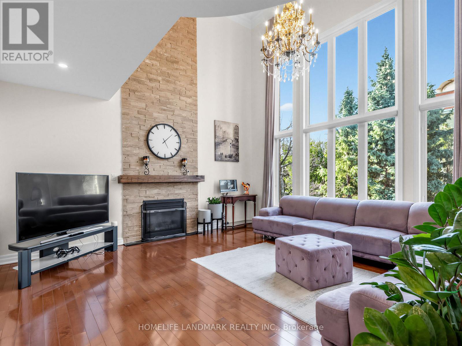 59 Black Walnut Crescent, Richmond Hill, Ontario  L4B 3S3 - Photo 10 - N12980644