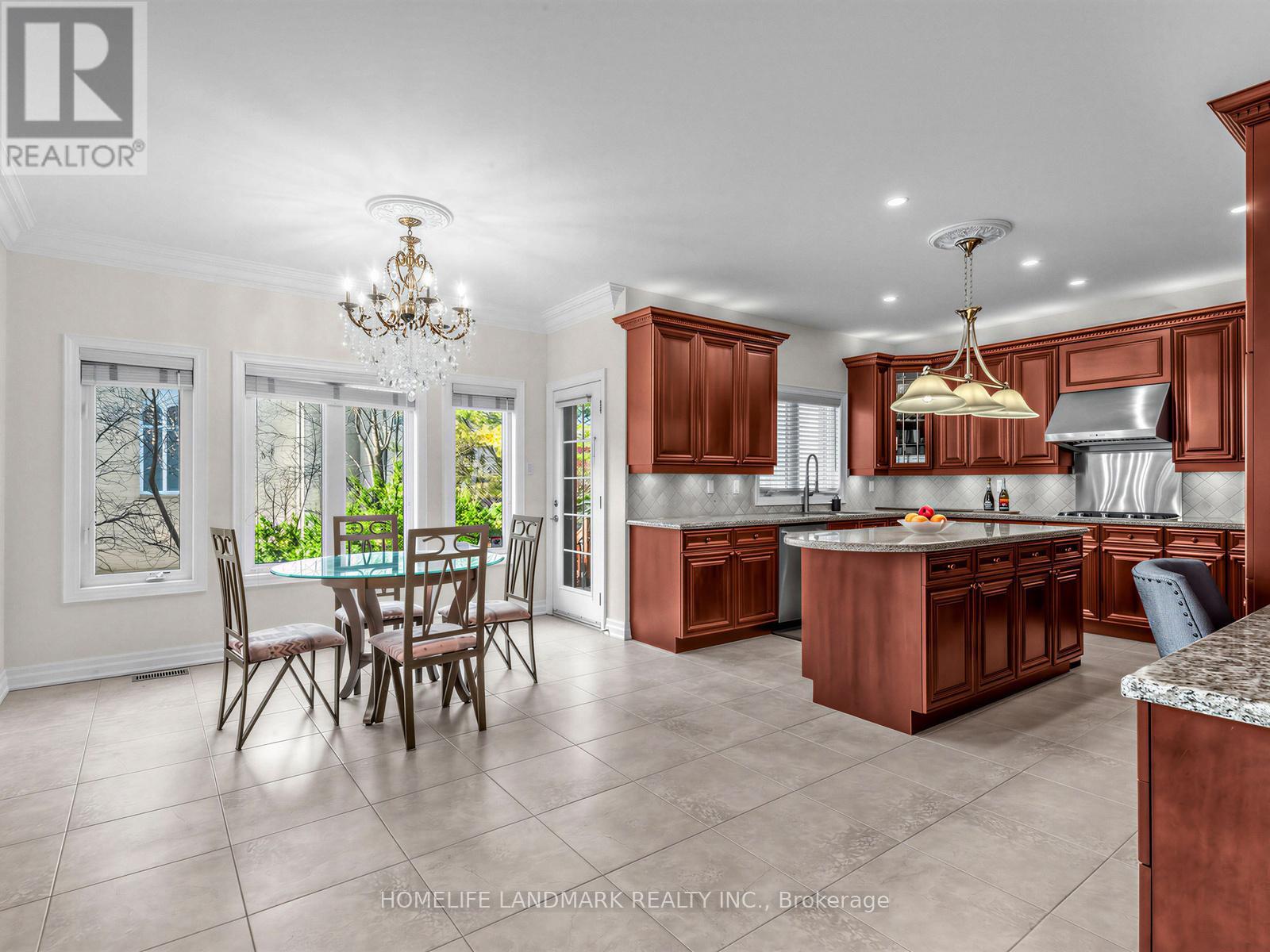 59 Black Walnut Crescent, Richmond Hill, Ontario  L4B 3S3 - Photo 12 - N12980644